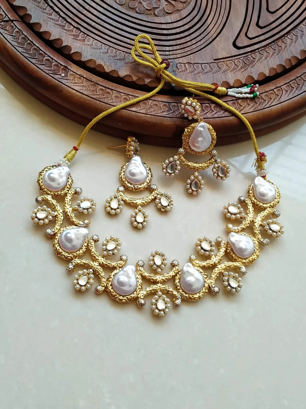 Gold and white modern necklace set with earrings