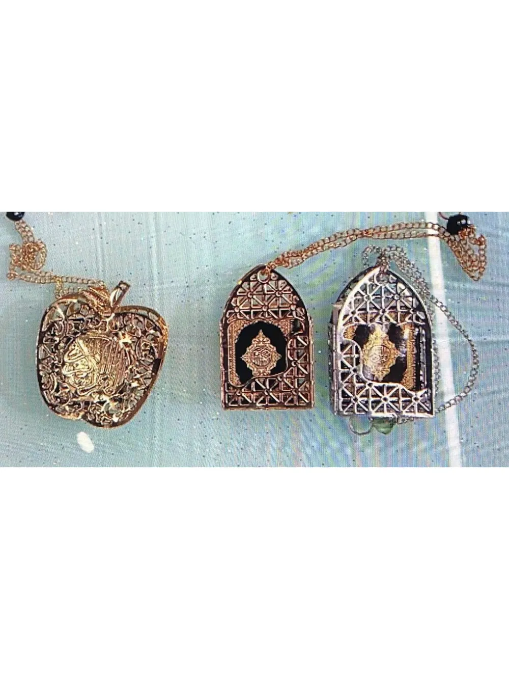 Car Hanging Decoration: Metal Book Fancy (Nile)