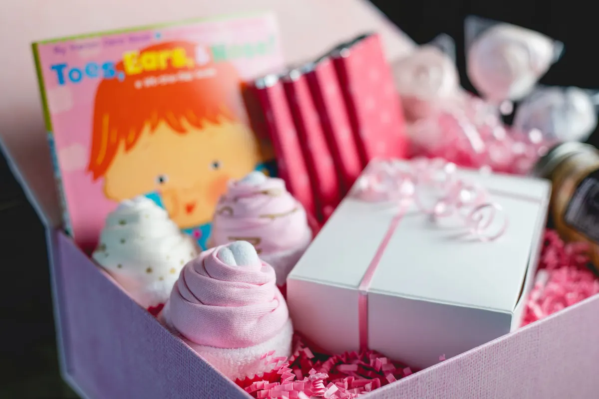 Mama and Baby Box (Girl) ( if you would like a note in the box please see description for details) (Shipping Included)